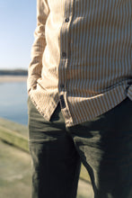 Load image into Gallery viewer, Kløvedal Shirt (Wood Thrush/White Pepper)

