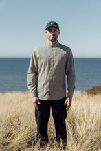 Load image into Gallery viewer, Kløvedal Shirt (Green Gables/White Pepper)
