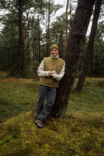 Load image into Gallery viewer, Seaway Quilted Vest (Fir Green)

