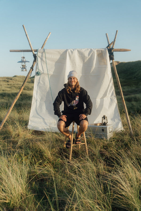 Seaborn Seagull Hoodie (Moonless Night)