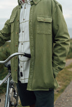 Load image into Gallery viewer, Knokkel Shirt (Mosstone)
